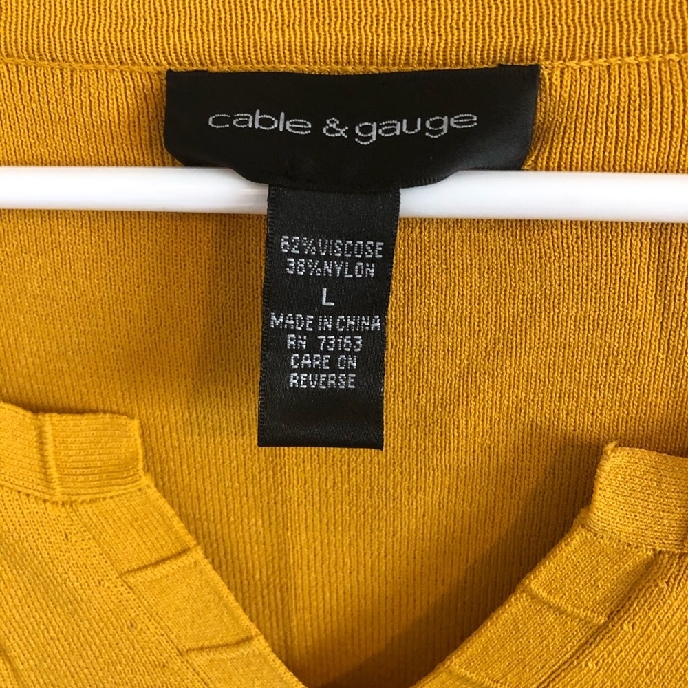 Ladies Fall top - Picture 2 of 4